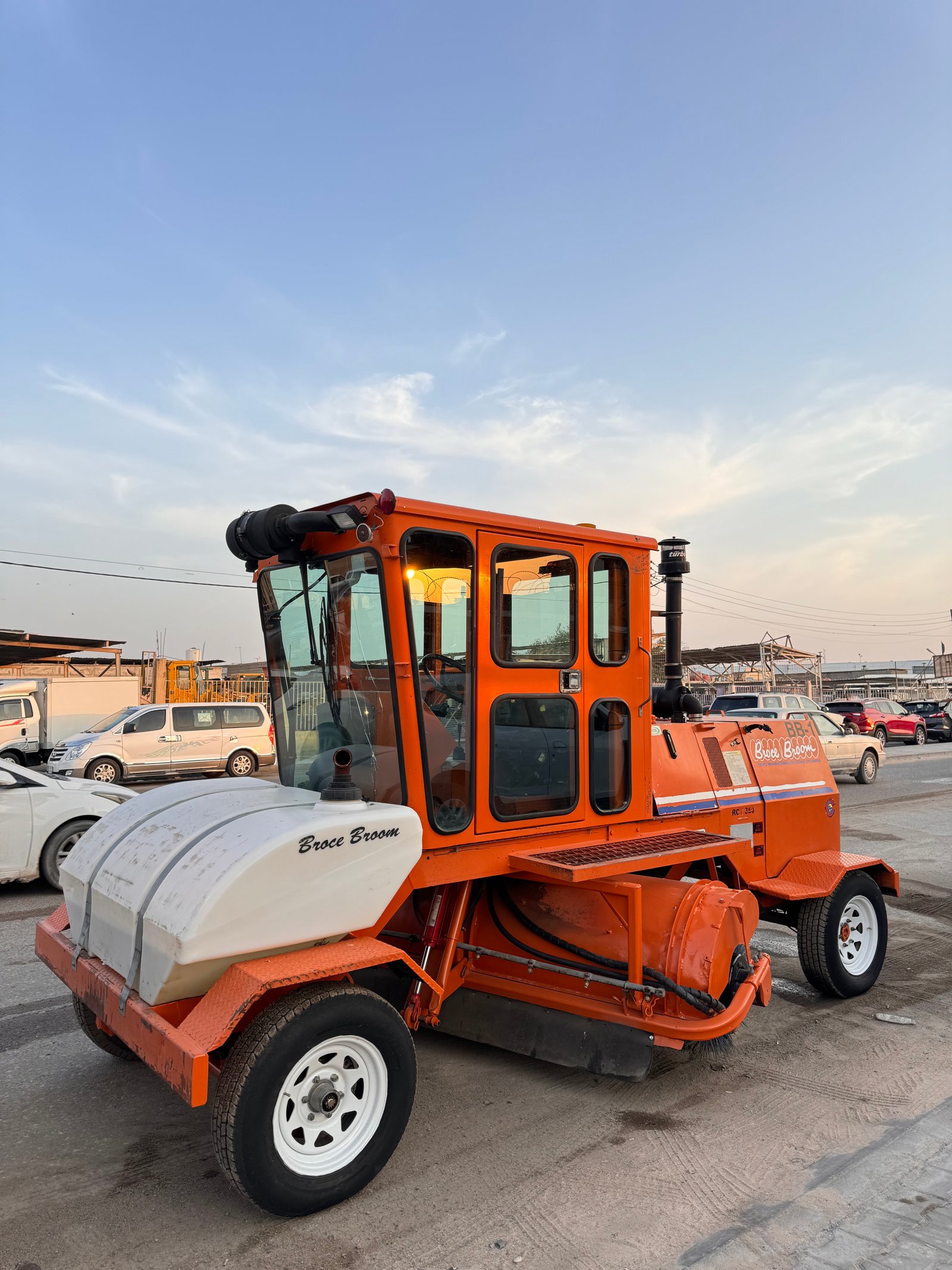 مكنسة شوارع بروسRCT350